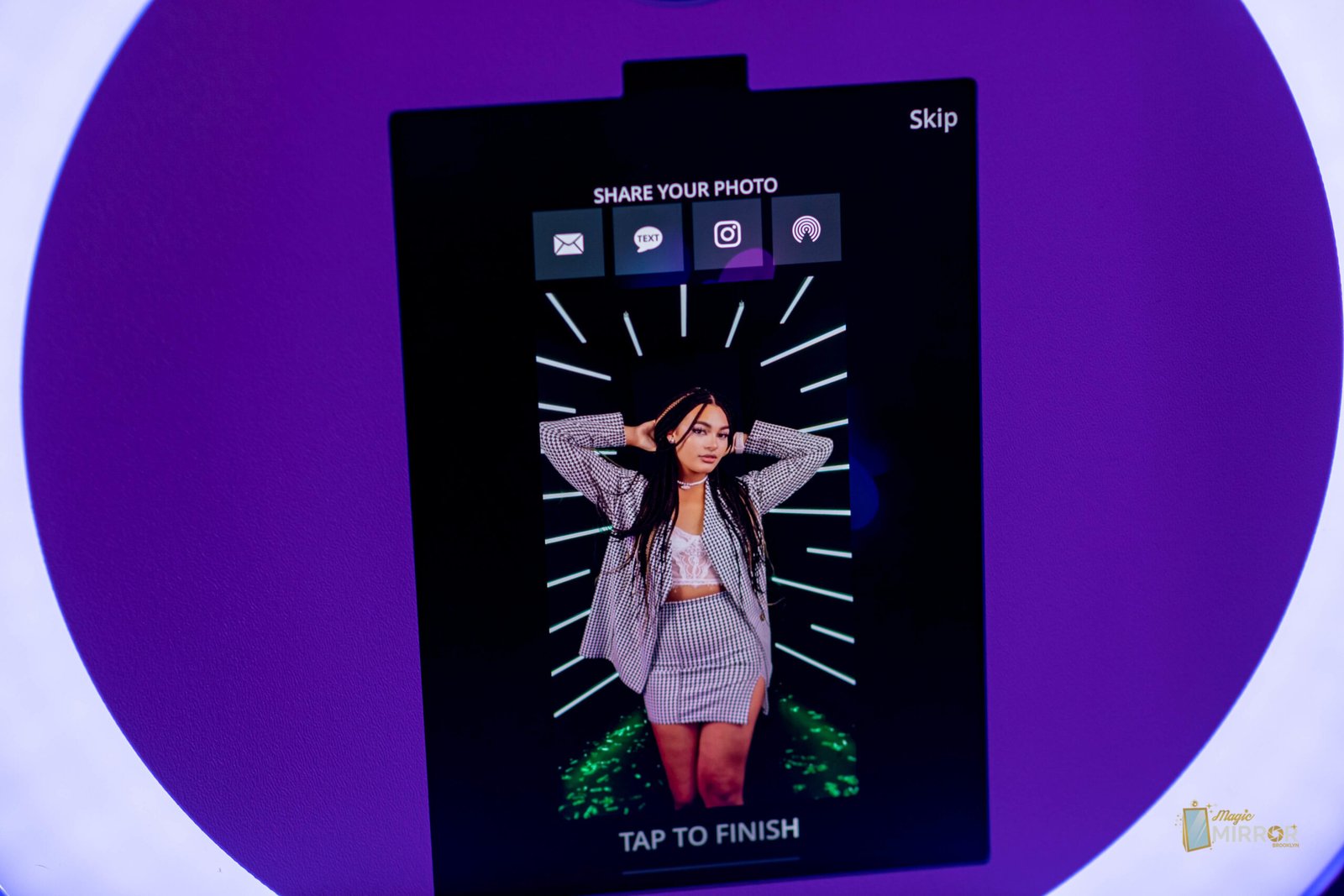 Vogue booth sharing screen with a finished photo